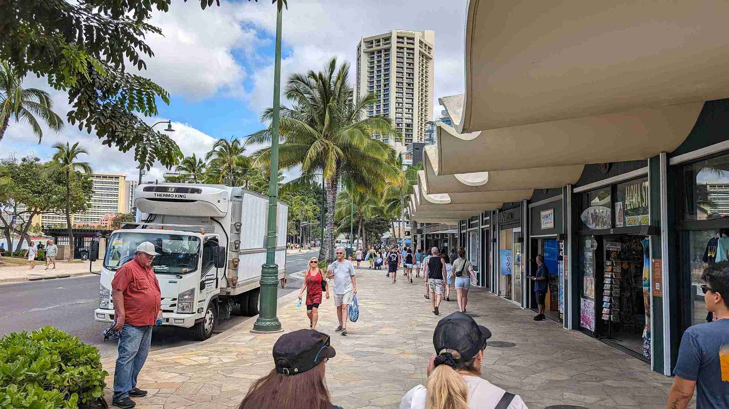 hyatt regency waikiki street strip