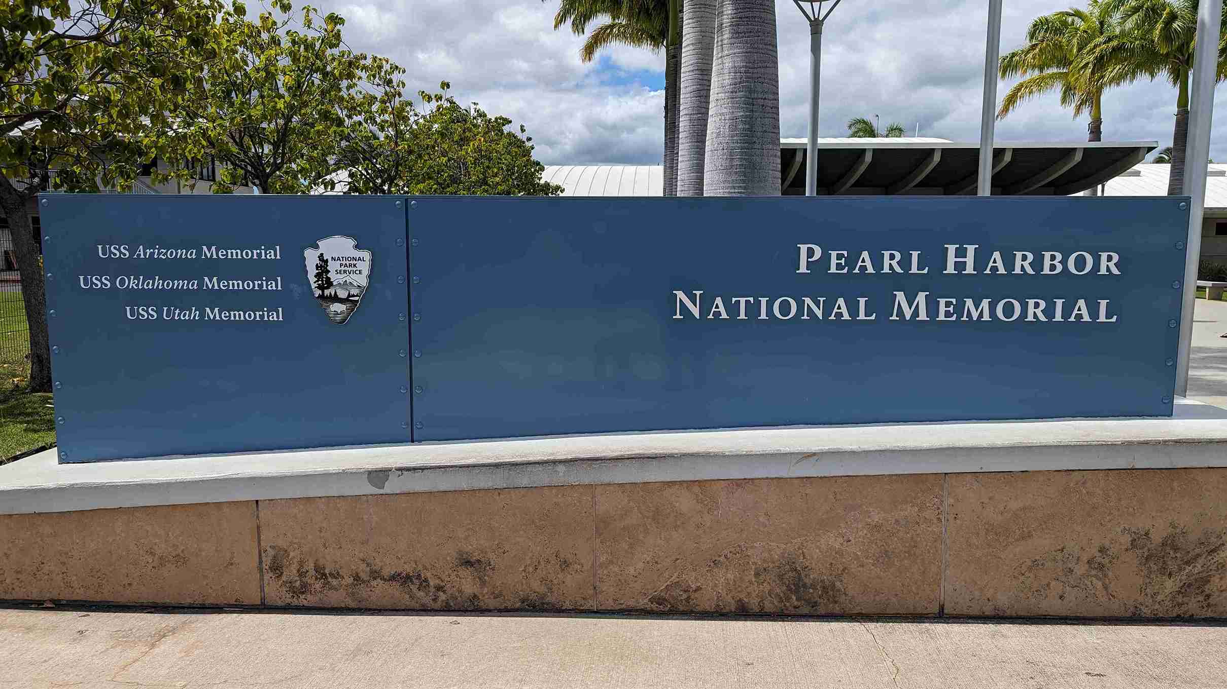 pearl harbor national museum entrance sign